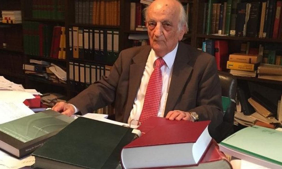 PROF. DR. FUAT SEZGİN VEFAT ETTİ
