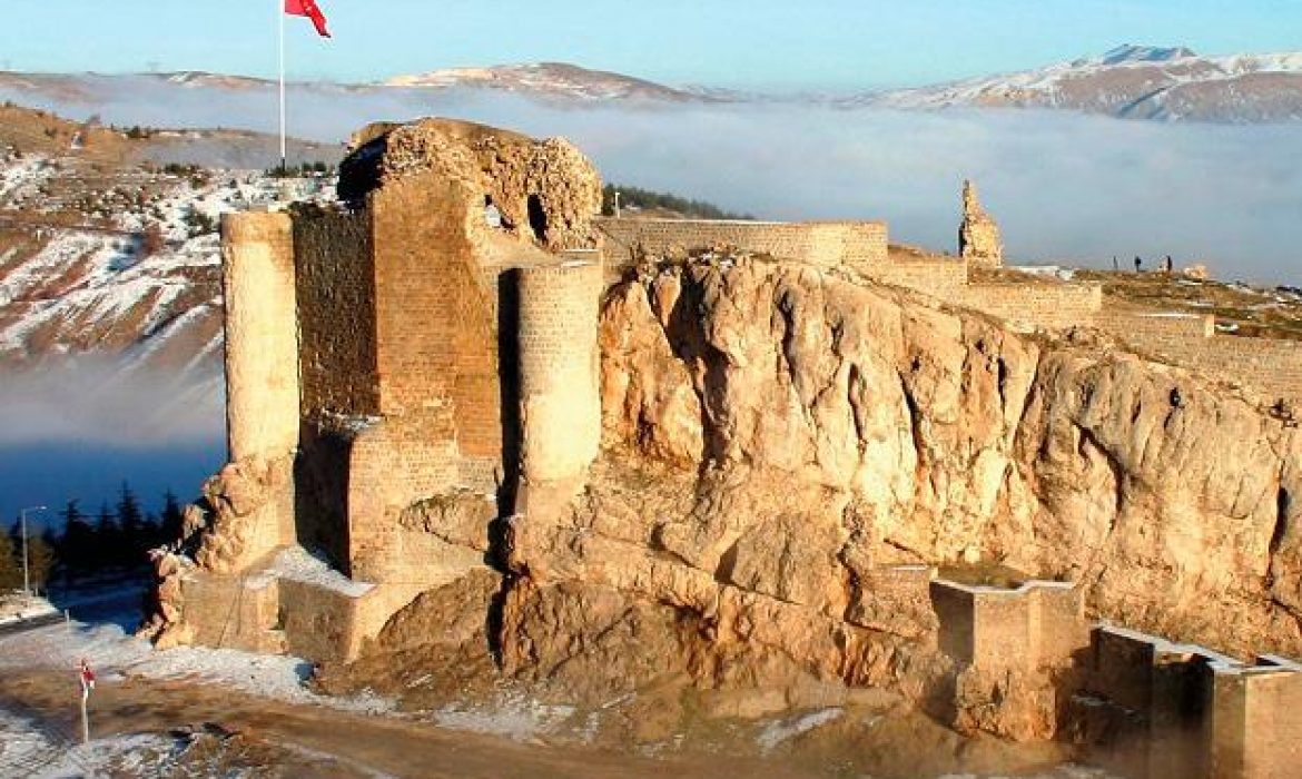 &ldquo;H&Uuml;SEYNİ&rdquo; T&Uuml;RK&Uuml;LERLE HARPUT