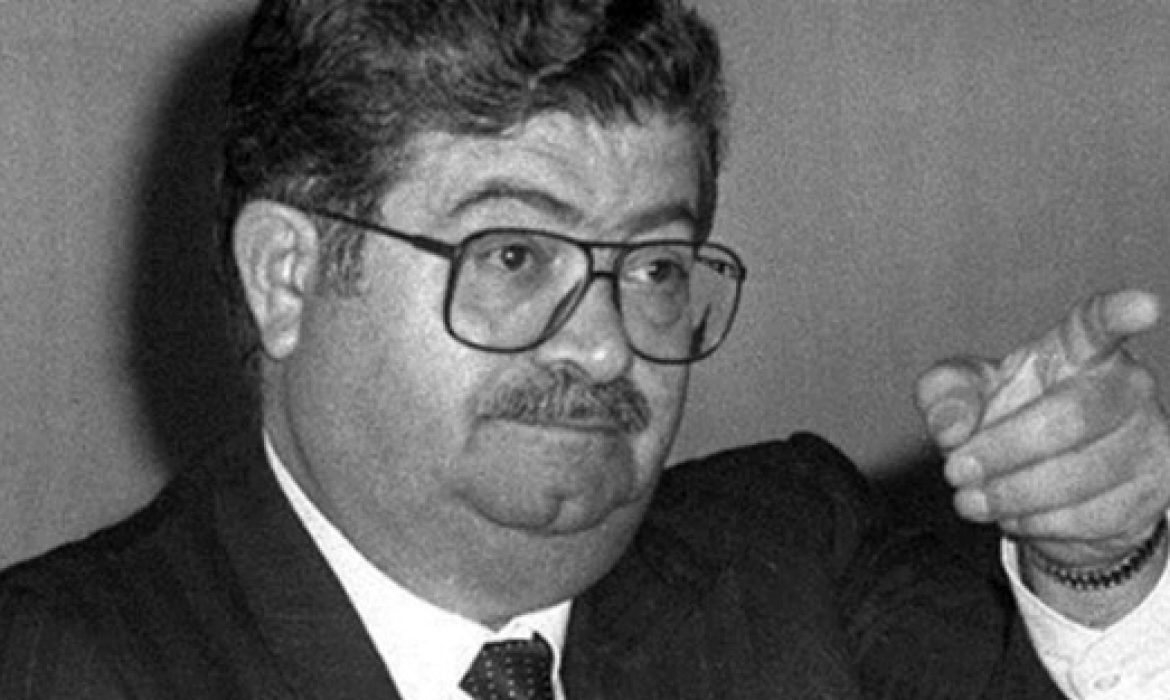 TURGUT &Ouml;ZAL (25. &Ouml;L&Uuml;M YILD&Ouml;N&Uuml;M&Uuml;)