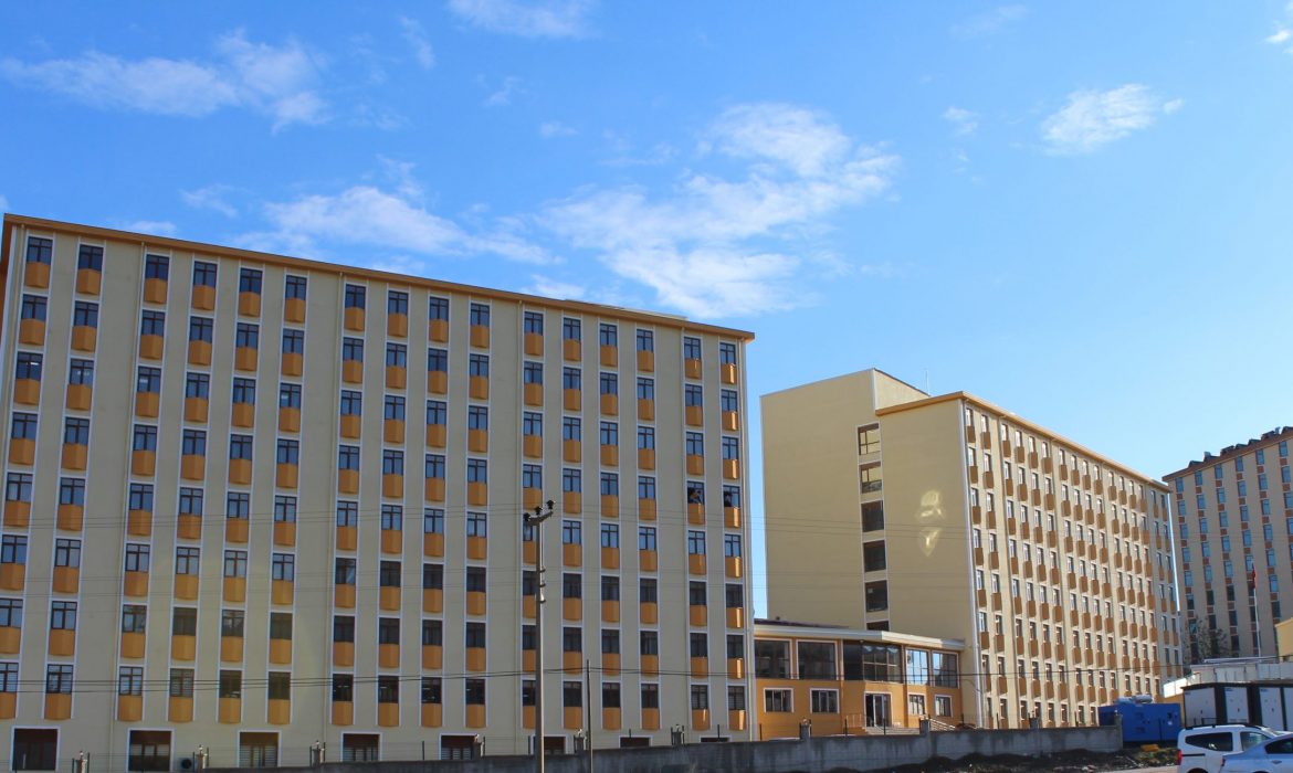 İZZETPAŞA VAKFI VE ÖZEL ÜNİVERSİTE